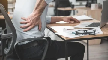 تمارين بسيطة أثناء الجلوس تحمي من الأمراض المزمنة بعد سن الـ60 1